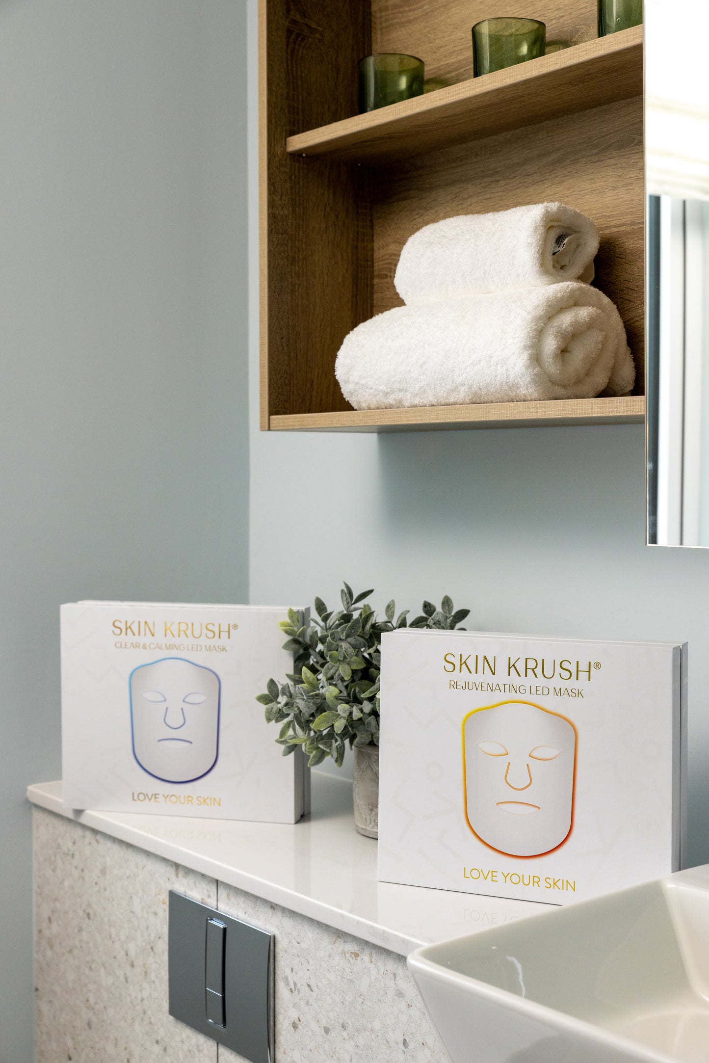 CLEAR & CALMING LED MASK