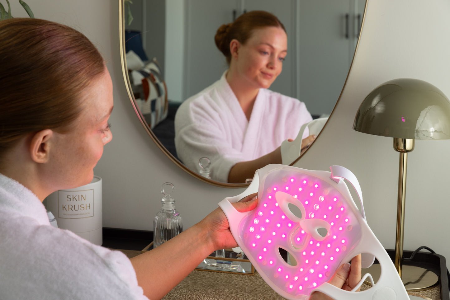 REJUVENATING LED MASK