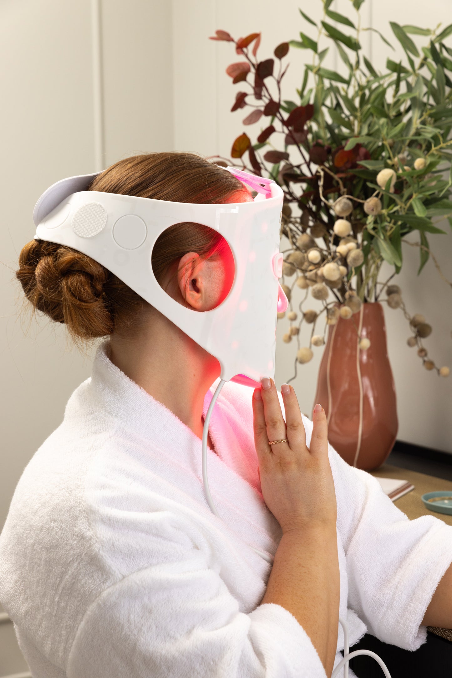REJUVENATING LED MASK