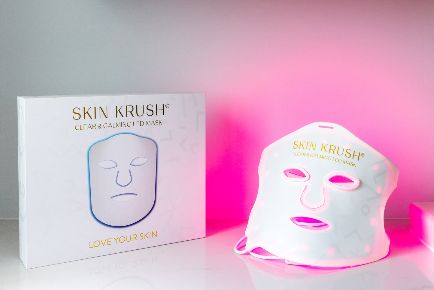 REJUVENATING LED MASK